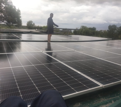 100 KW + 150 KWH BESS TÁROLÓRENDSZER KENYÁBAN